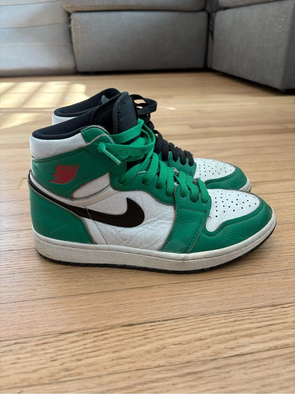 Air Jordan 1 Retro High ‘Lucky Green’ (Women's)